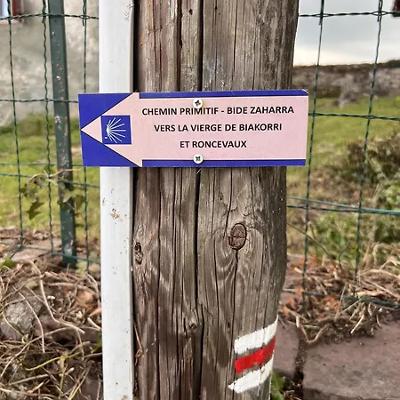 Mont Jara 6 Personnes * Caro (Pyrenees-Atlantiques)